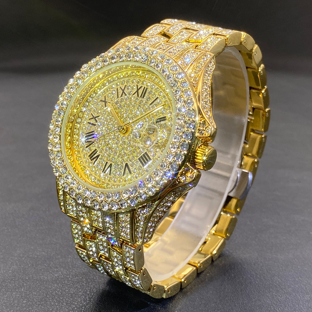 Stones Watches & Jewelry In Sweden Ab - ساعة يد كبيرة ذهبية وفضية وسوداء