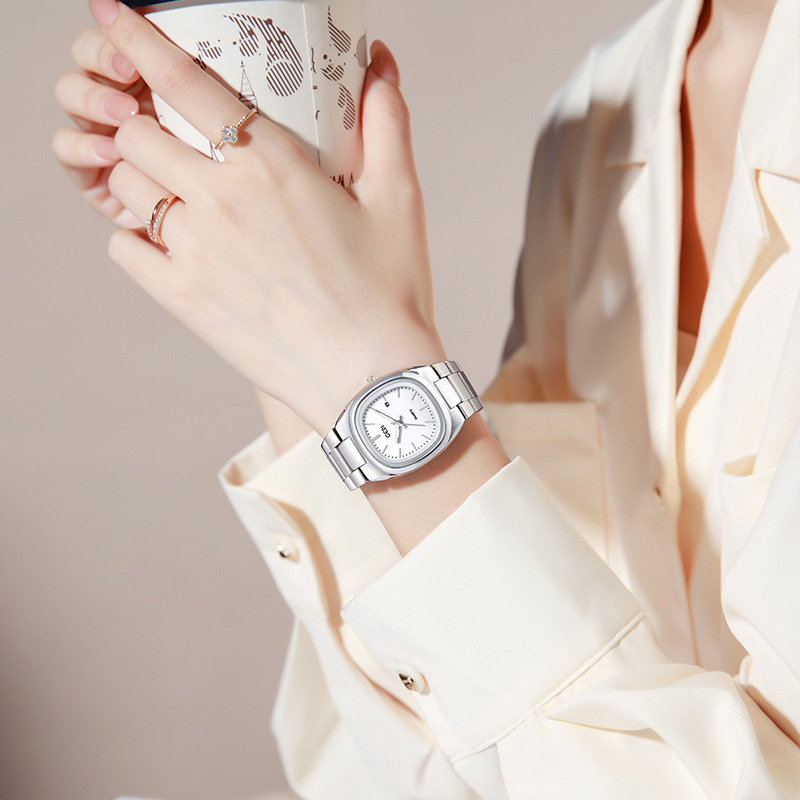 ساعة يد نسائية أنيقة من UTHAI  - مراجعة Jewelry Watches For Women وسعره