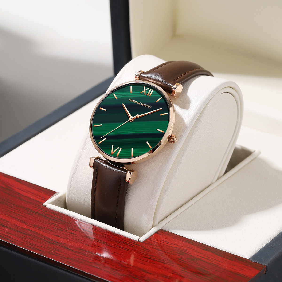 ساعة نسائية جديدة لعام 2024 مع - مراجعة Stones Watches & Jewelry In Sweden Ab وسعره